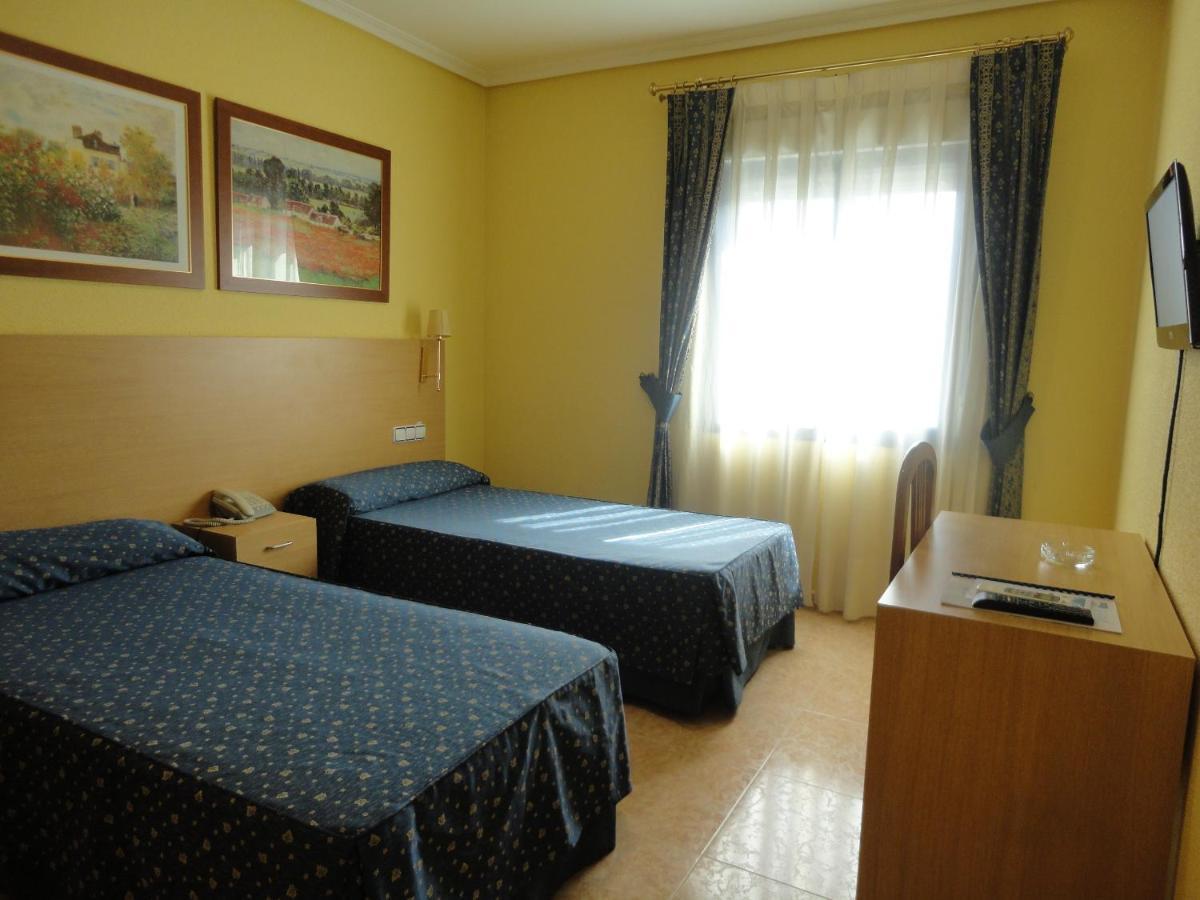 Hotel Mirador Velilla de San Antonio Quarto foto